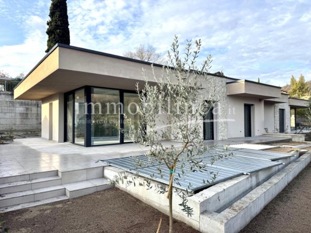 Bi/Tri/Quadrifamiliare in Vendita a Costermano sul Garda