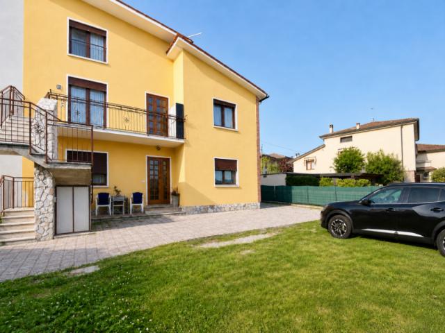 Bi/Tri/Quadrifamiliare in Vendita a Creazzo