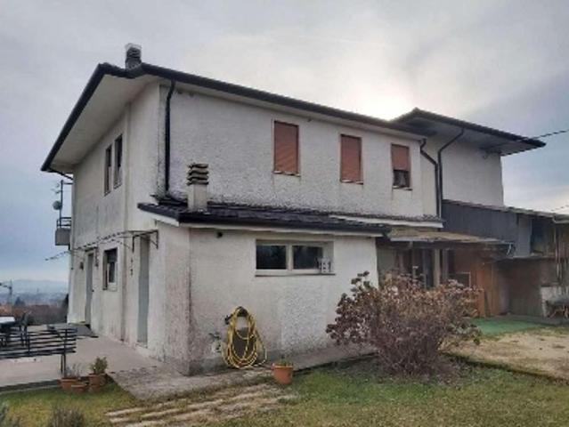 Bi/Tri/Quadrifamiliare in Vendita a Fara Vicentino