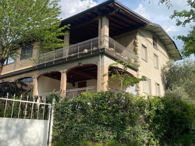 Bi/Tri/Quadrifamiliare in Vendita a Monzuno