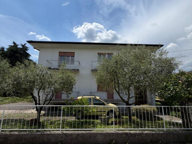 Bi/Tri/Quadrifamiliare in Vendita a Schio