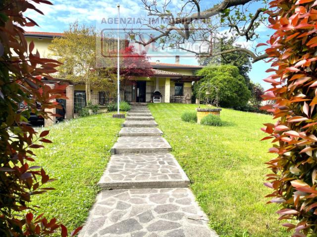 Bi/Tri/Quadrifamiliare in Vendita a Quarto d'Altino