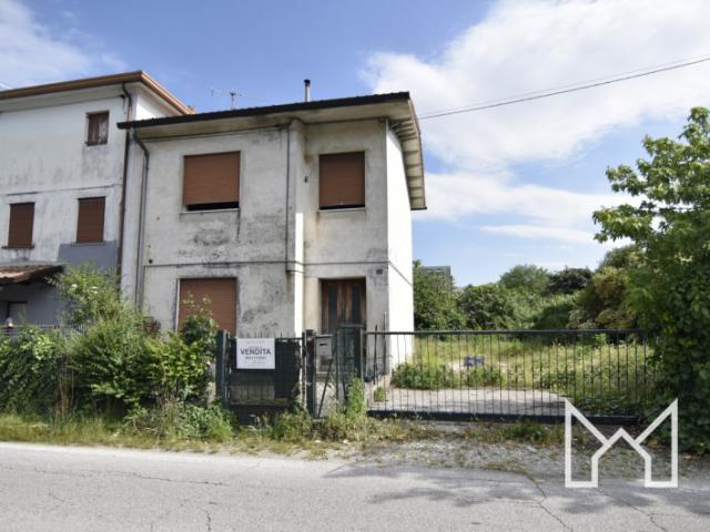 Bi/Tri/Quadrifamiliare in Vendita a Rossano Veneto