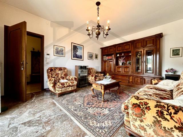 Bi/Tri/Quadrifamiliare in Vendita a Teolo