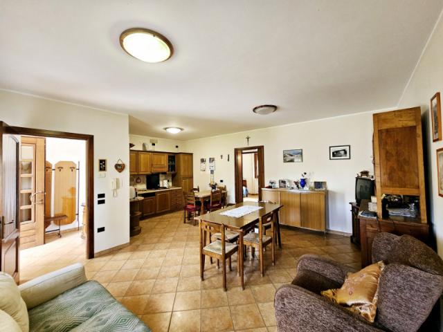 Bi/Tri/Quadrifamiliare in Vendita a Villa Estense