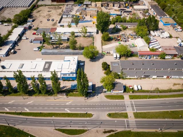 Biuro 47,7 m² w budynku z monitoringiem i parkingiem