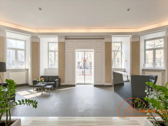 Biuro 338 m2 w centrum Warszawy, 8 pokoi, recepcja