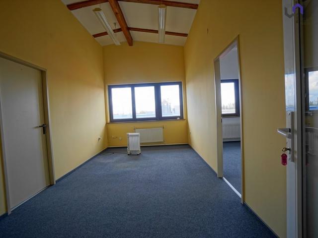 Biuro do wynajęcia 107 m2 z miejscami parkingowymi