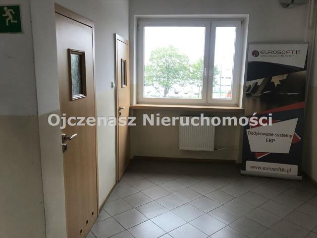Biuro do wynajęcia 200 m2 z salą konferencyjną i parkingiem