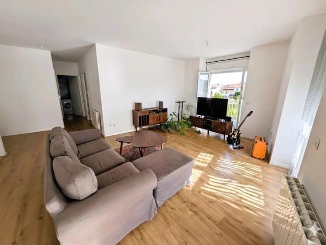 BIZANOS Centre Lot de deux appartements T3