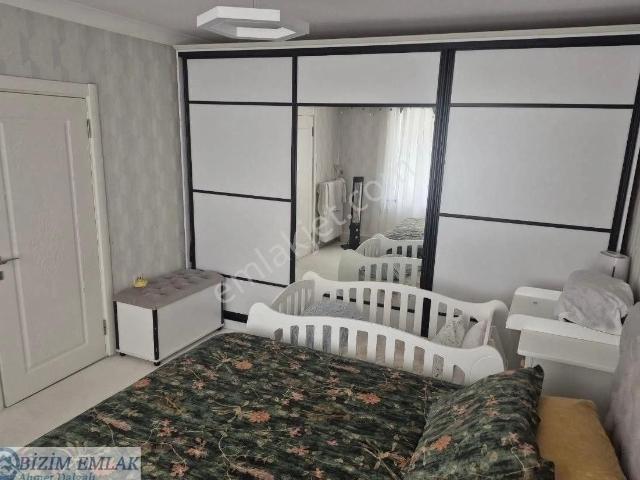 Bizim Emlak'tan Etlik Merkezde 8 Yıllık Asansörlü Full Yapılı