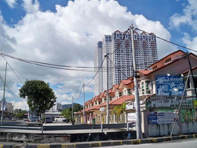 BJ Court Condo 700sf 3Bedrooms Renovated Furnished 1Fixed Carpark