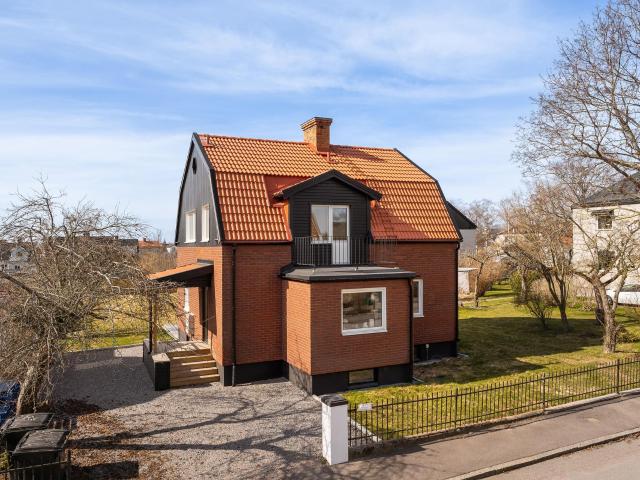 Björkallén 7