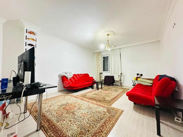 Boğaziçinde Duraklar Okul Marketler Dibinde Merkezde 2+1 Satılık