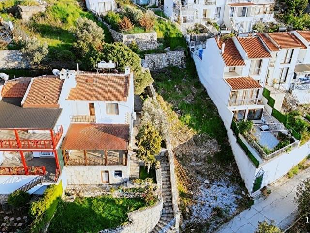 Boğaziçi'de Denize Sıfır Zergülkent Sitesinde Villa İmarlı Arsa