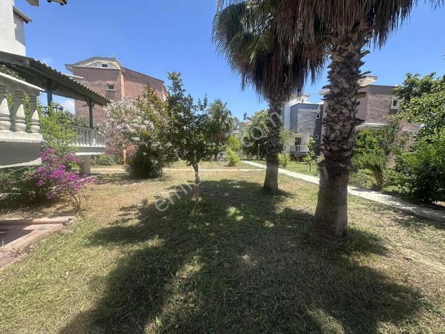 Boğazkent'te Site İçi Havuzlu Satılık Villa