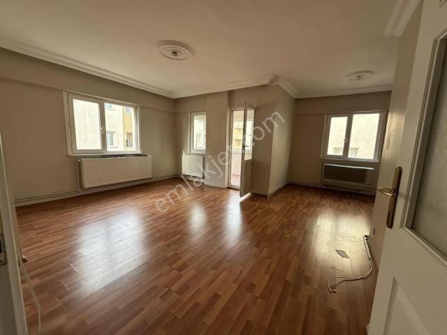 Boş Çekmeköy Vuralkent Sitesi 2+1 Geniş Ve Ferah Kiralık Daire