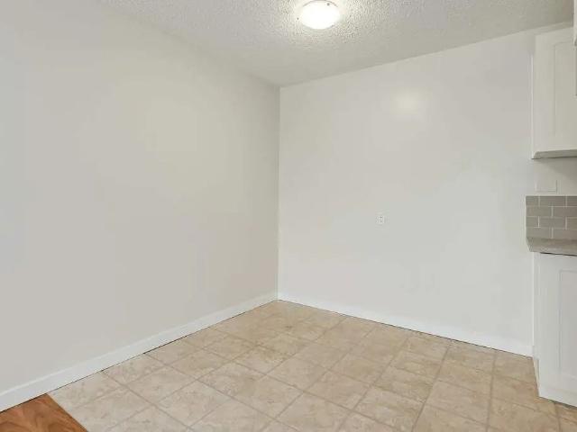 Bona Vista 1 Bedroom Apartment for Rent at 1617 2 Ave Ne, Medicine Hat, AB T1C 1A1 NE Crescent Heights