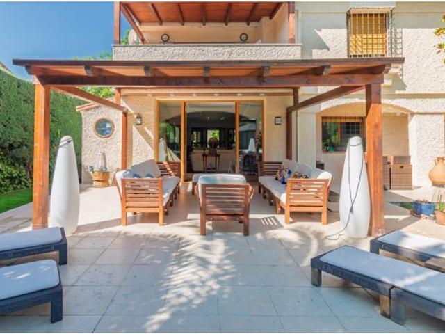 BONANZA: LUZ, NATURALEZA Y CALIDAD DE VIDA EN UN EXCLUSIVO CHALET INDEPENDIENTE