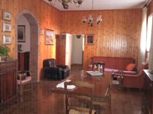 BONDENO VILLA INDIPENDENTE CON GIARDINO PRIVATO