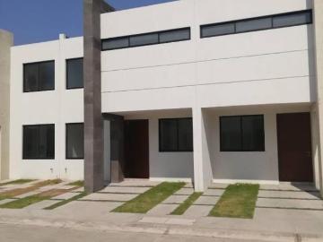 Bonito conjunto cerrado casas Nuevas cerca de Plaza San Diego
