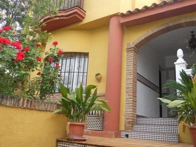 Bonito casa en la Zubia sin amueblar