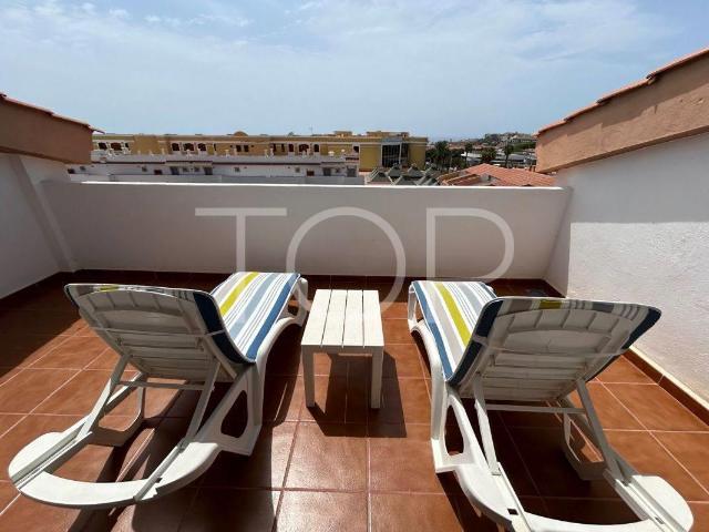 Bonito adosado con terrazas y garajes a la venta en Costa Ad. 114m² Adeje