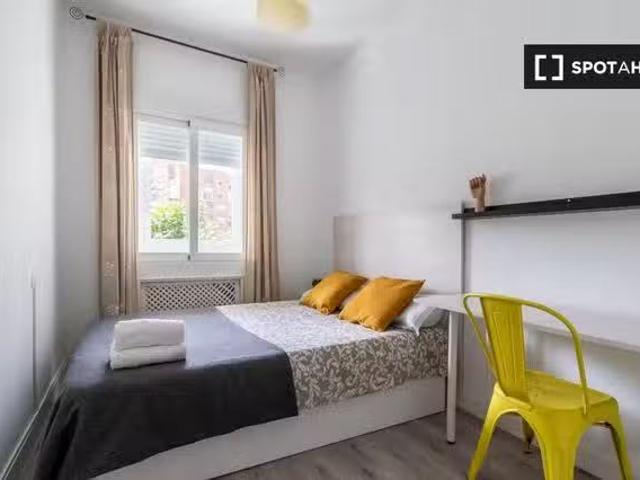 Encantador Alquiler de habitaciones en apartamento de 5 dormit.