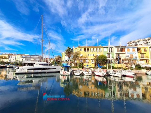 BONITO APARTAMENTO CON VISTAS AL MAR. OPORTUNIDAD!
