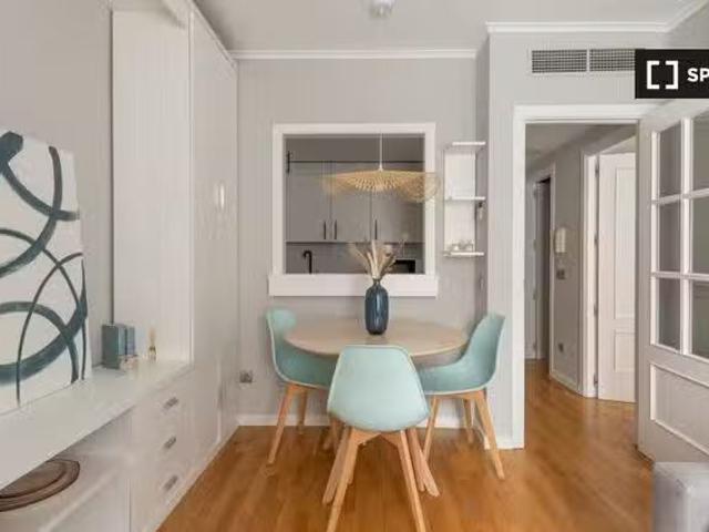 Único Apartamento de 1 dormitorio en alquiler en Rejas, Madrid
