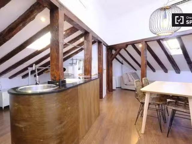 Bonito Apartamento de 2 dormitorios en Centro, Madrid