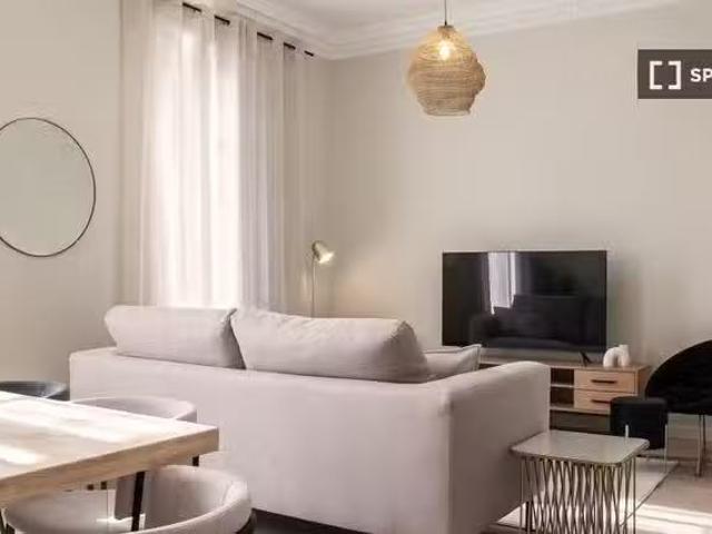 ¡Renta! Apartamento de 4 dormitorios en alquiler en el Eixampl.