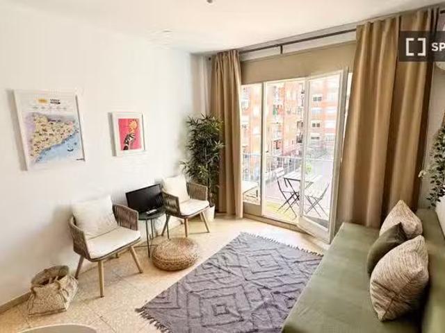 Único Apartamento de 4 habitaciones en alquiler en El Fort Pie.