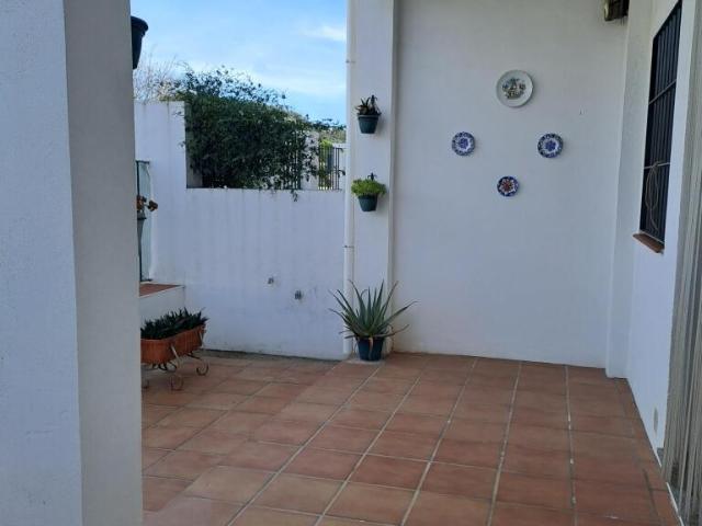 Bonito apartamento en El Pedroso, frente club social!