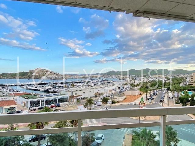 Bonito Atico en Playa Talamanca, Ibiza