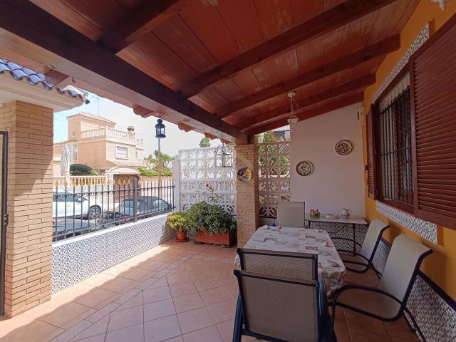 Bonito dúplex en La Rosaleda con 3 dormitorios y patio comunitario