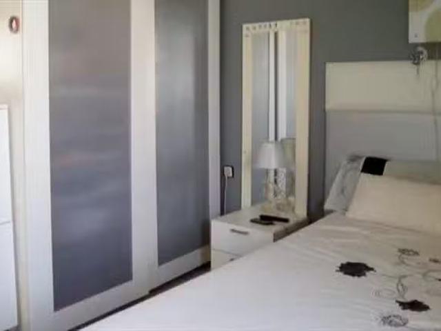 ¡En alquiler! Habitación en 7 Carrer del General Manso