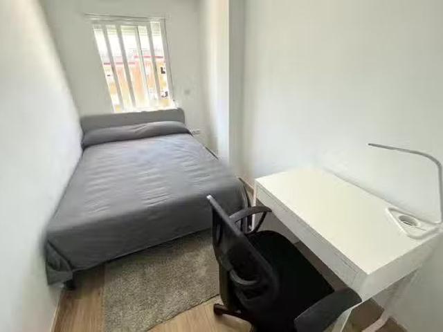 Bonito Habitación en Avenida de las Ciudades