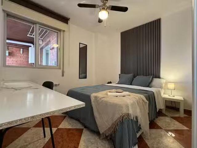 Bonito Habitación en Avenida de los Andaluces