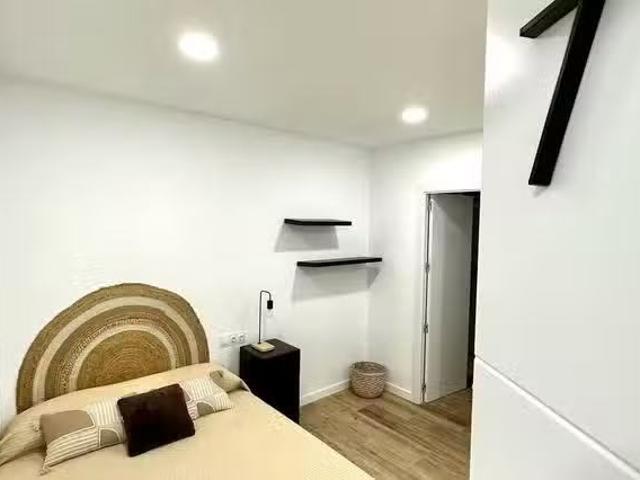 Único Habitación en Avenida General Palacio