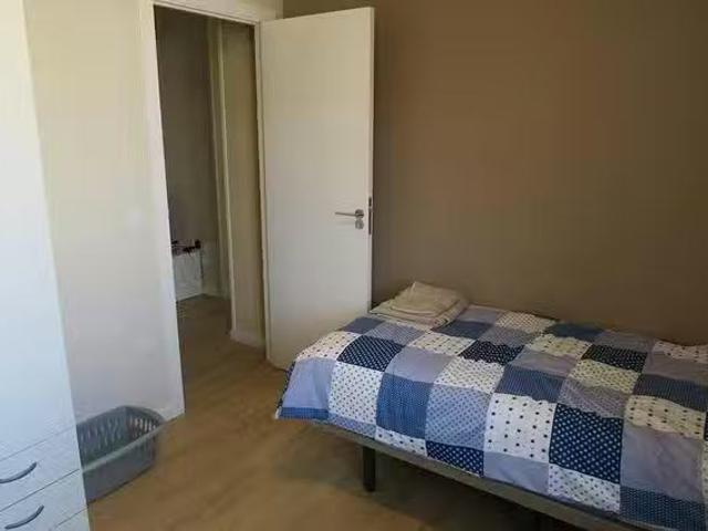 Encantador Habitación en Avenida Santa Cecilia, Barrio León