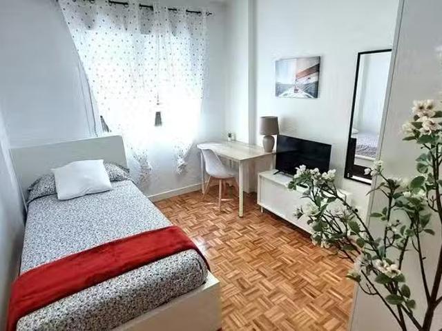 Acogedor Habitación en Calle Valdemorillo