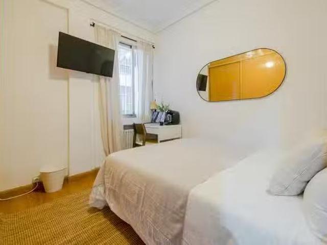 Bonito Habitación en Calle de Valderribas, Pacífico