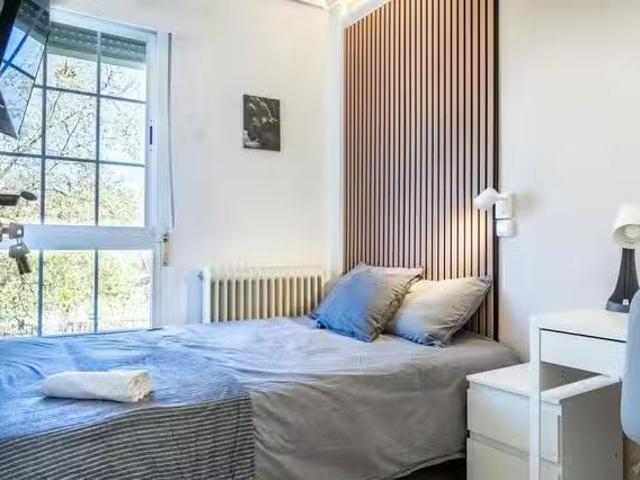 Acogedor Habitación en Calle de Alba de Tormes, Carabanchel