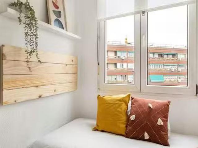 Único Habitación en Calle de Bravo Murillo, Berruguete