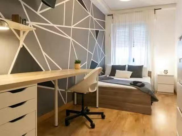 Bonito Habitación en Calle de Calatrava, Palacio
