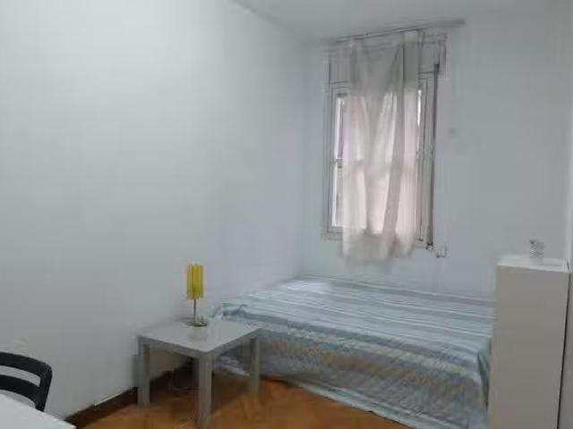 Único Habitación en Calle de Guzmán el Bueno, Gaztambide