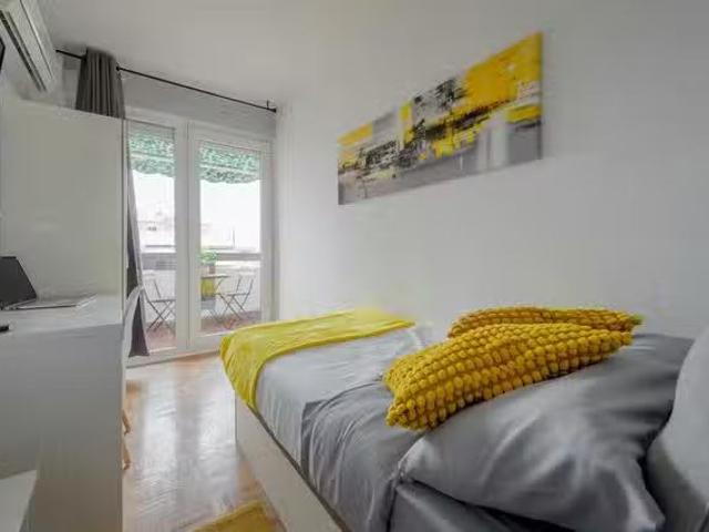 Acogedor Habitación en Calle de la Estrella Polar, Estrella
