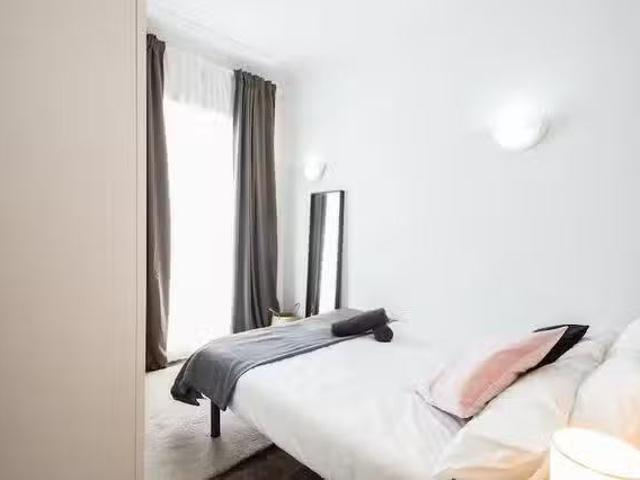 ¡Oferta! Habitación en Calle de la Magdalena, Embajadores