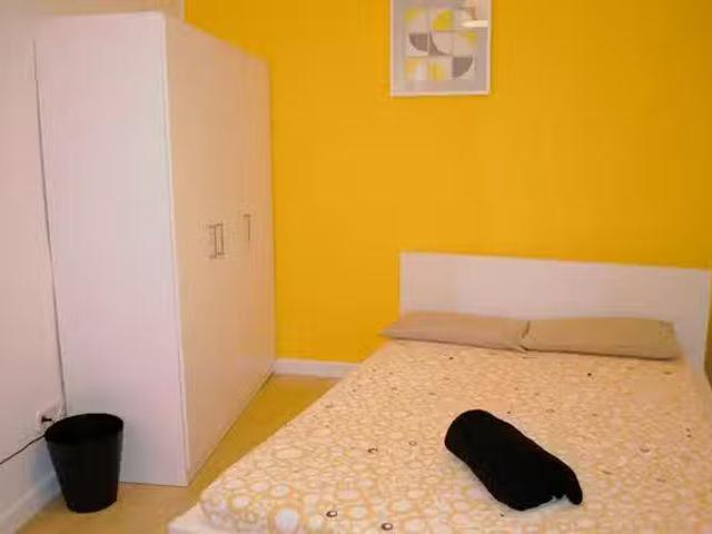 ¡Oferta! Habitación en Calle de la Plaza, Canillas